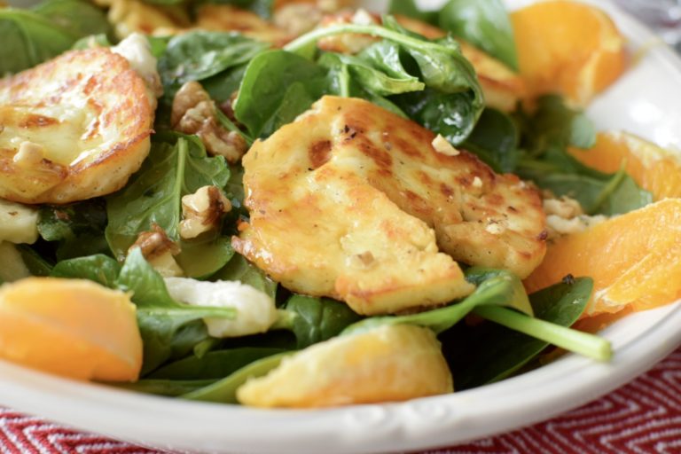 Spinach and halloumi  refreshing salad